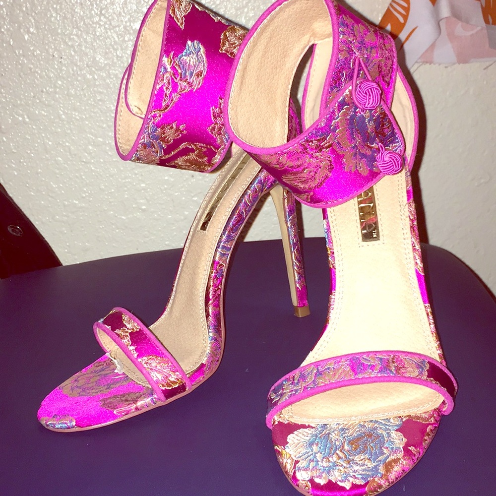Fuchsia geisha flowered open toe with ankle band